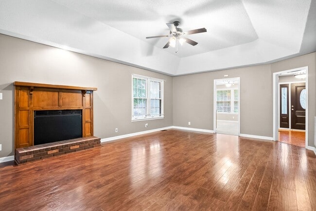 Building Photo - 735 Cayce Dr