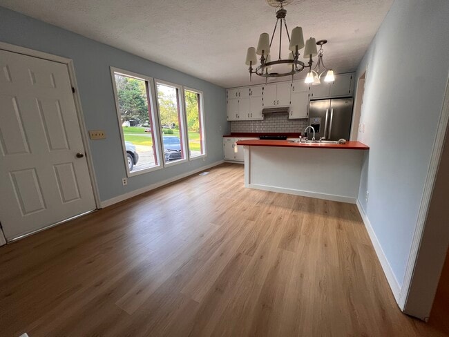 Building Photo - 4812 Bentwood Dr