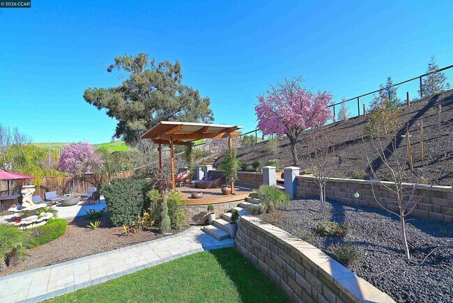 Building Photo - 829 Deer Spring Cir