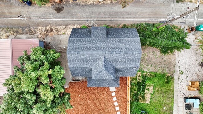 Building Photo - Lovely 1-Bedroom Unit in the heart of Spokane