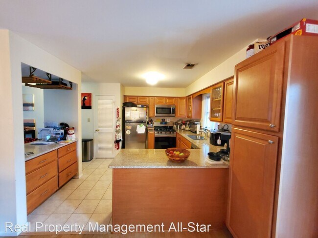 Building Photo - 3 br, 2.5 bath House - 13 Dallenbach Lane