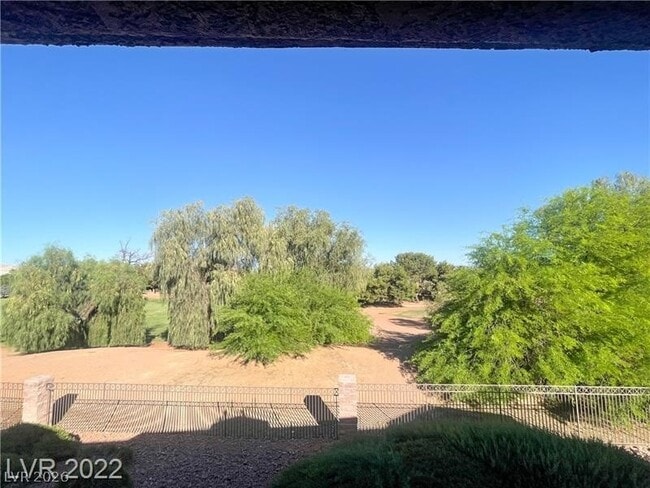 Building Photo - 3400 Cabana Dr