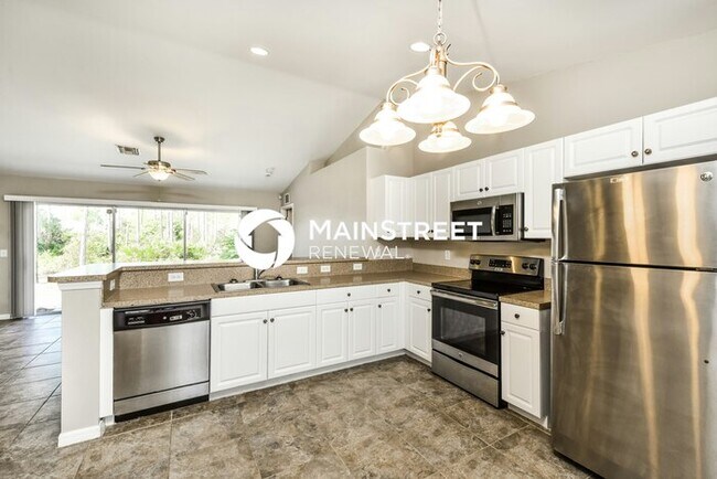 Building Photo - 3 Bedroom Pet-Friendly Home in Lehigh Acre...
