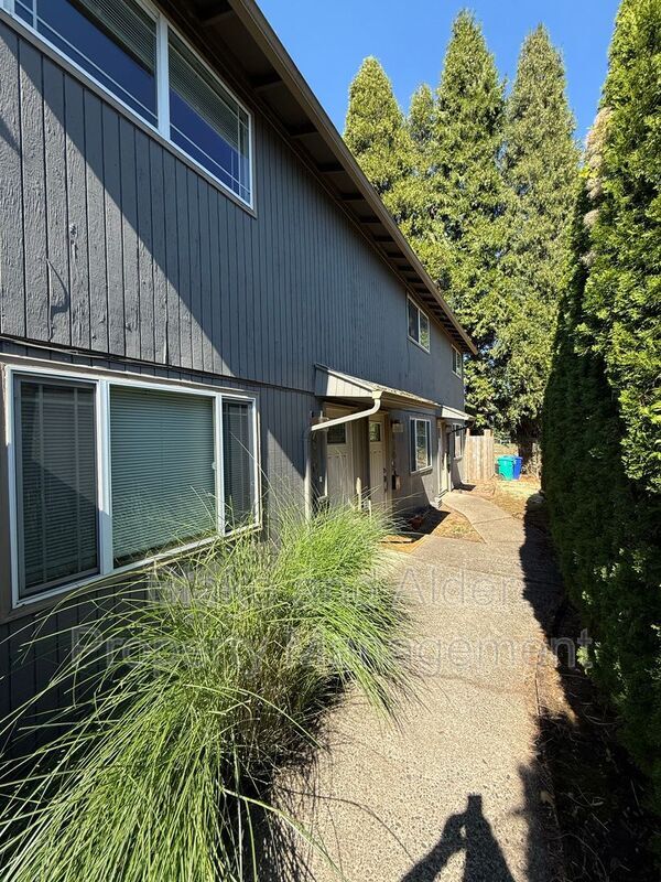 Building Photo - 4105 NE Killingsworth St