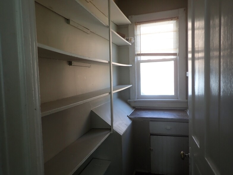 Building Photo - 2816 N Fratney St