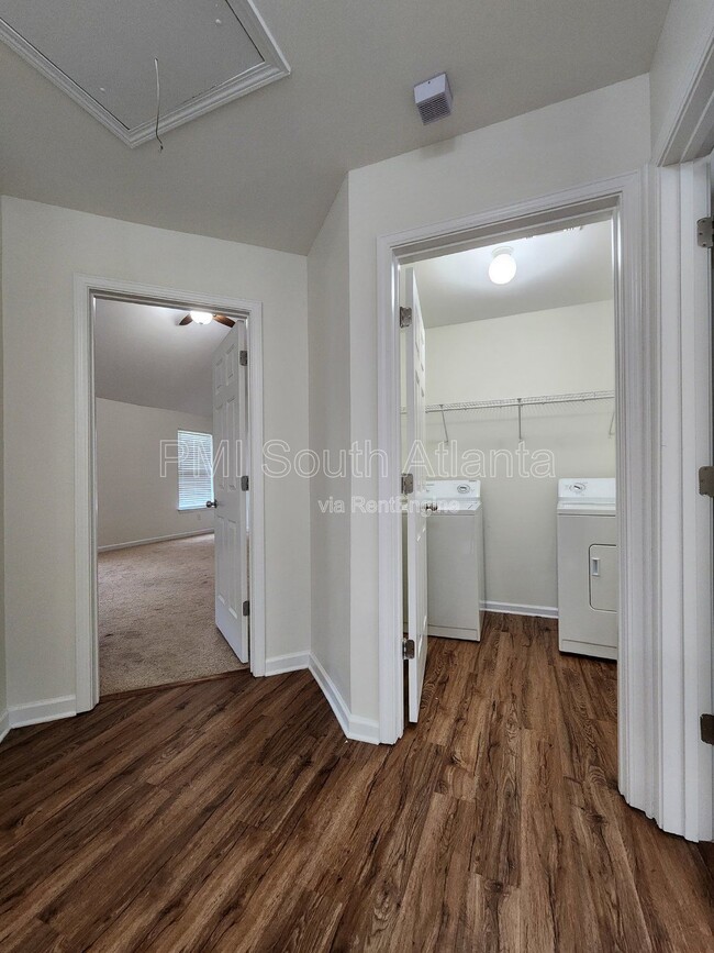 Building Photo - 2551 Wrangler Dr