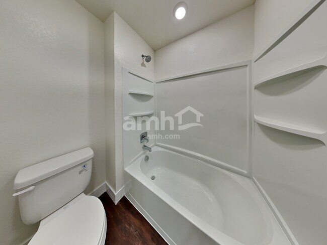 Building Photo - 3921 Wyedale Wy