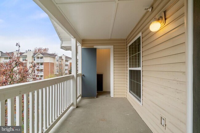 Building Photo - 1504 Lincoln Way