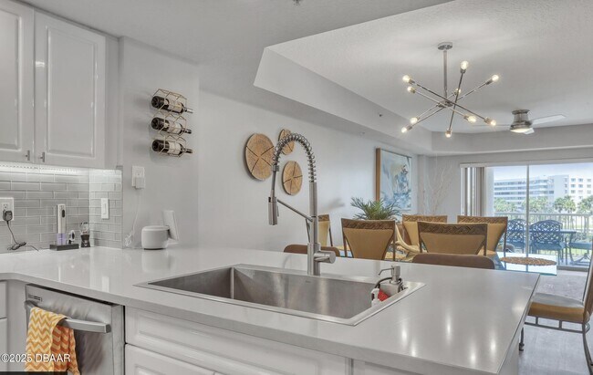 Building Photo - 4670 Links Village Dr