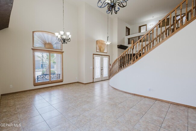Building Photo - 3733 Tierra Campa Dr