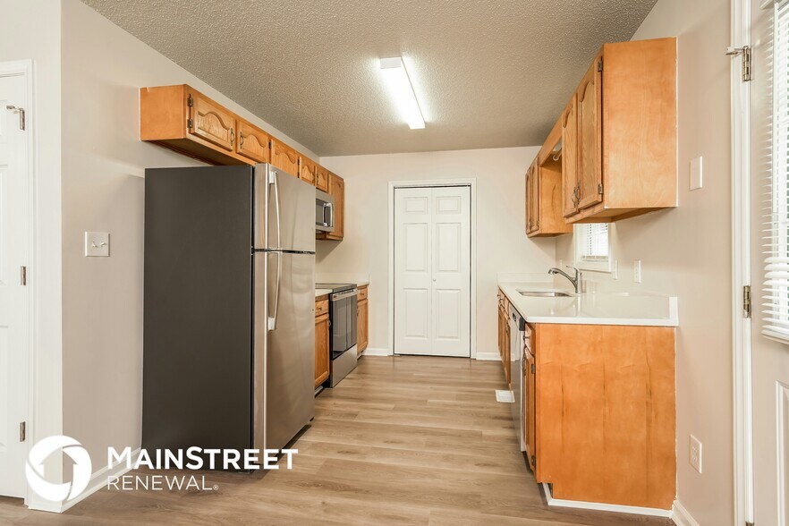 Building Photo - 107 Layton Way
