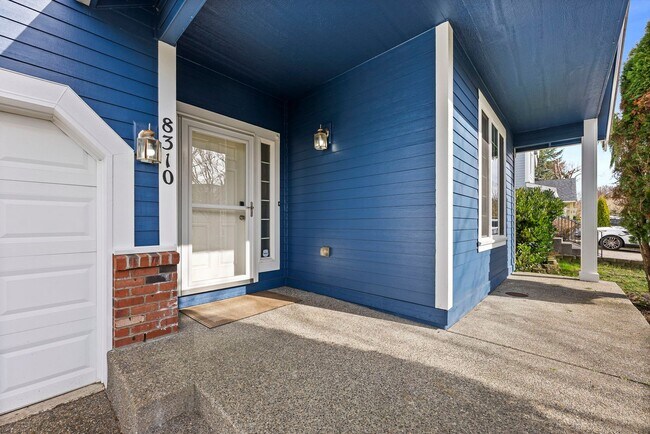 Building Photo - Vaulted Ceilings, A/C & Fully Fenced Yard – Beautiful 3-Bedroom Olympia Home!