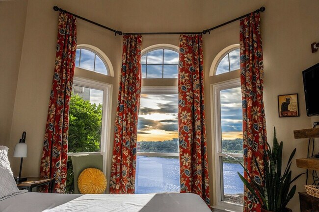 Building Photo - 3404 American Dr