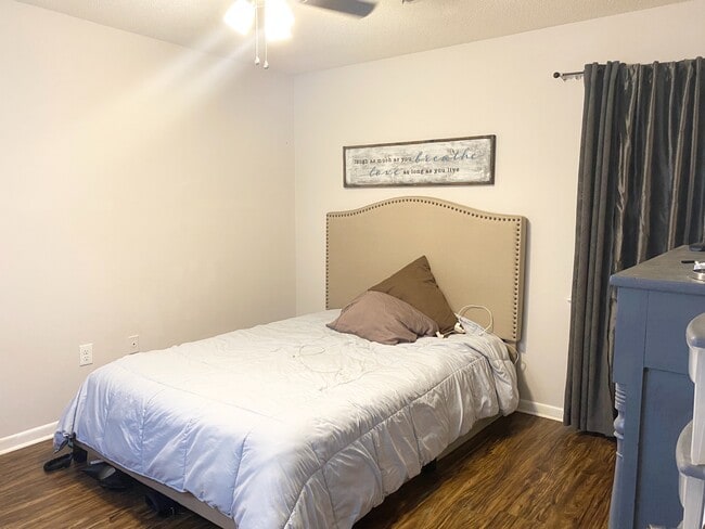 Building Photo - 478 Elm St