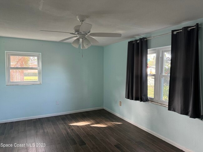 Building Photo - 155 Perth Ave