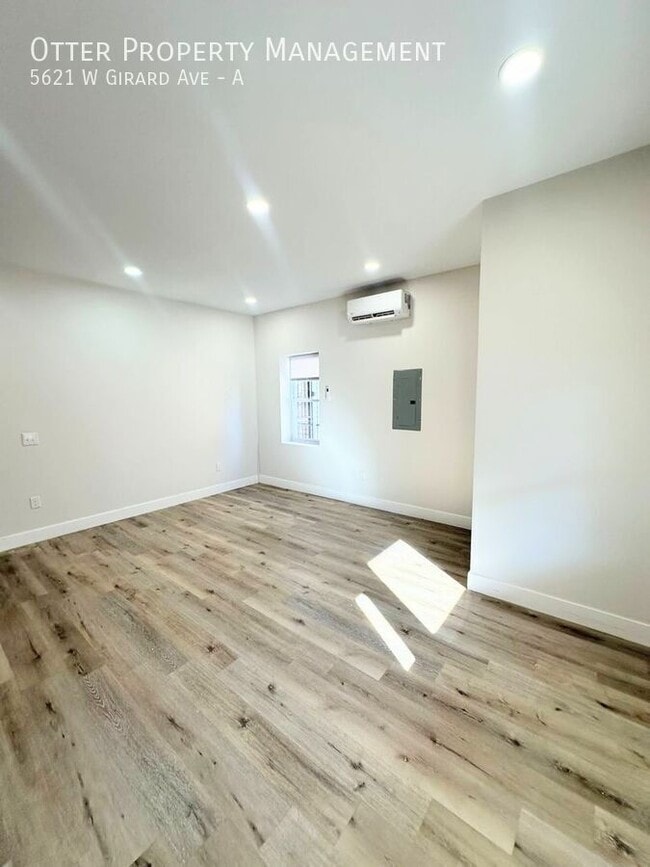 Building Photo - 5621 W Girard Ave