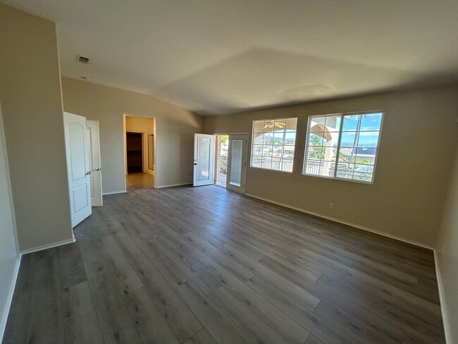 Building Photo - Spacious 5-Bedroom Home with Stunning Views