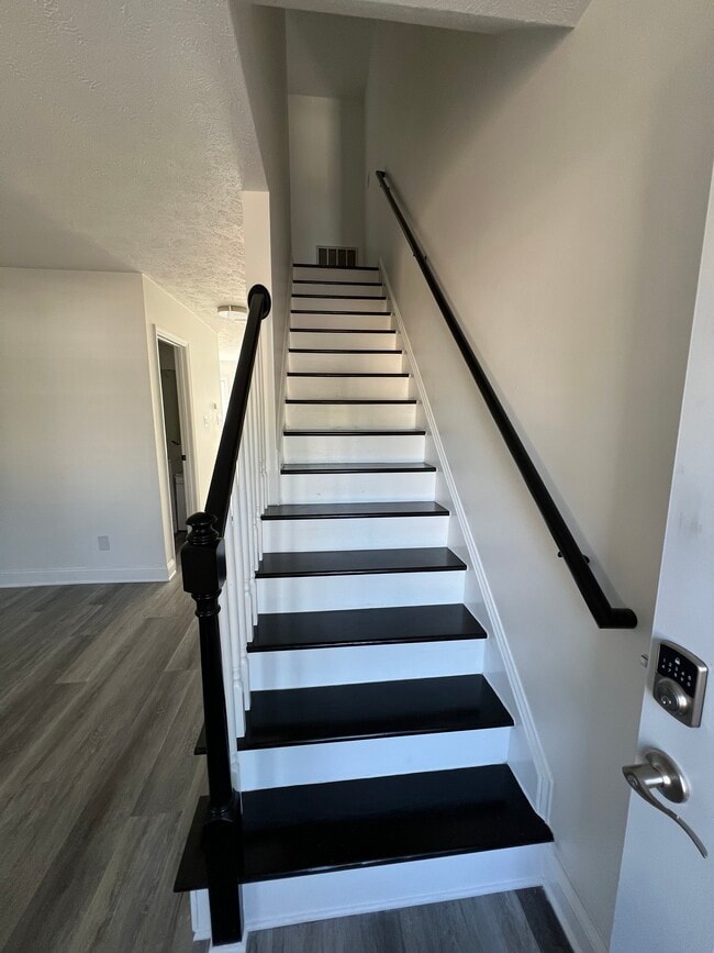 Building Photo - 48 Fox Run Ln