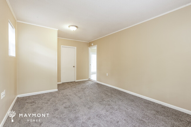 Building Photo - Spacious Four Bedroom