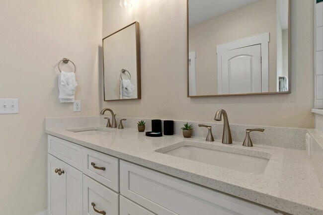 Building Photo - 6824 A1A S