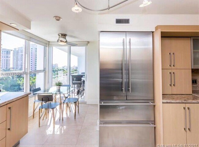 Building Photo - 607 Ocean Dr