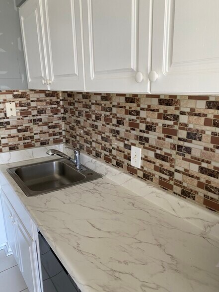 Building Photo - 16 S Van Dorn St