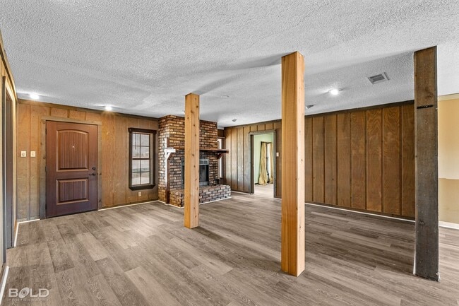 Building Photo - 1013 Peyton Ave