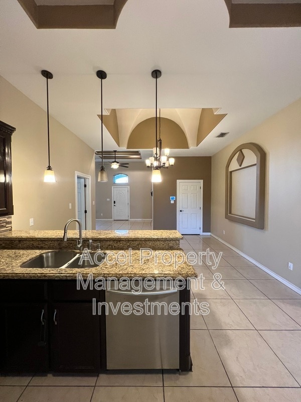 Building Photo - 312 Kika De La Garza St