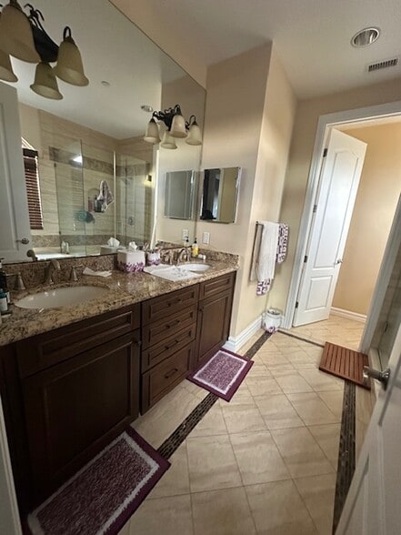 Building Photo - 2012 Graham Ave