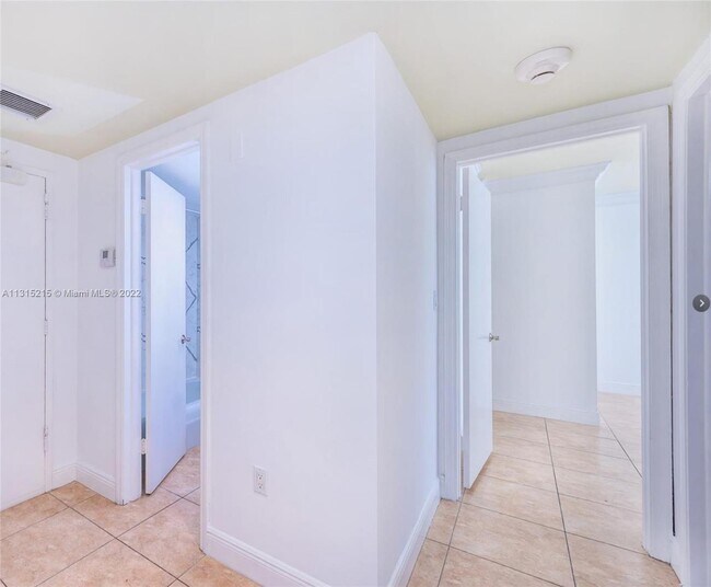 Building Photo - 177 Ocean Ln Dr