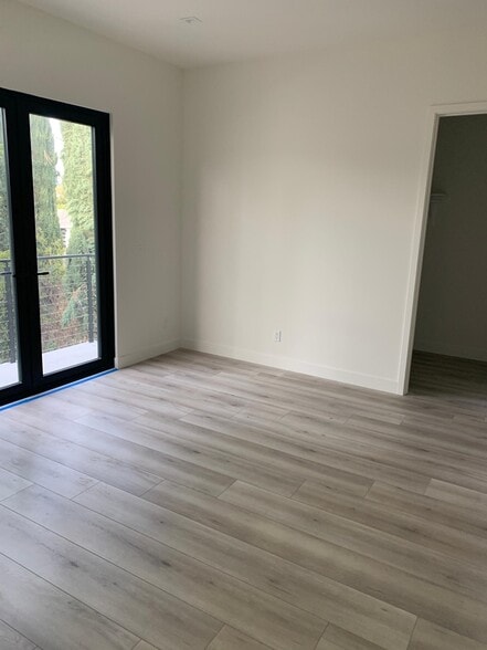 Primary bedroom with beautiful balcony - 20344 Lorne St