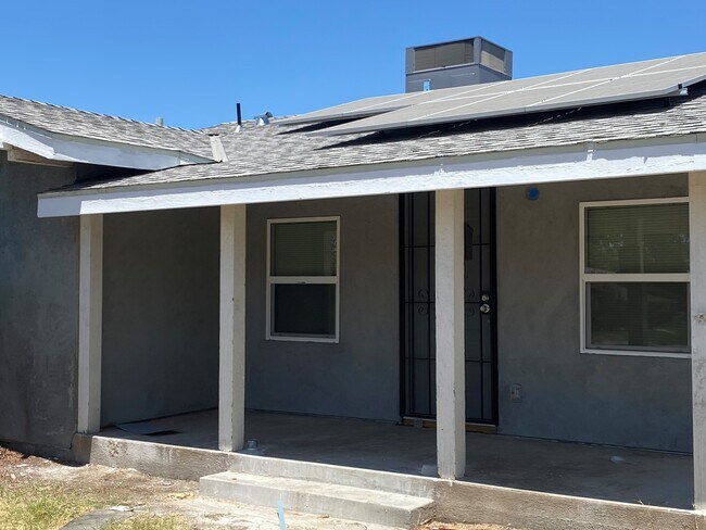 Building Photo - 3835 E Dakota Ave