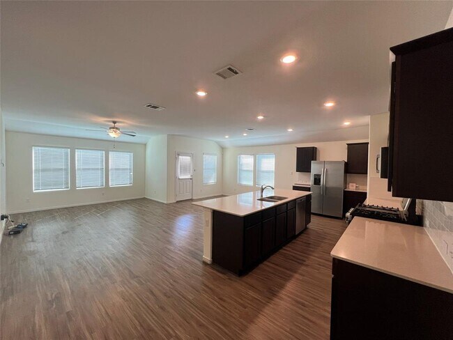 Building Photo - 102 Wolseley Dr