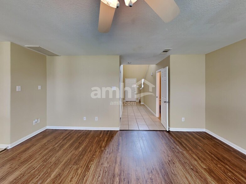 Building Photo - 9415 White Diamond Ln