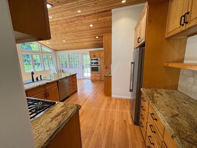 Building Photo - Carmel Valley Village Home
