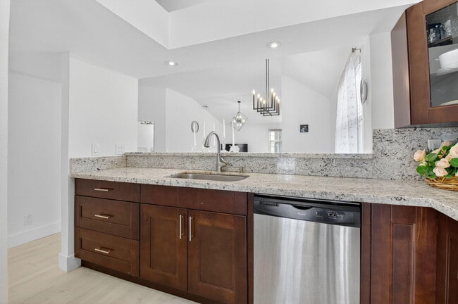 Building Photo - 5328 Buckhead Cir