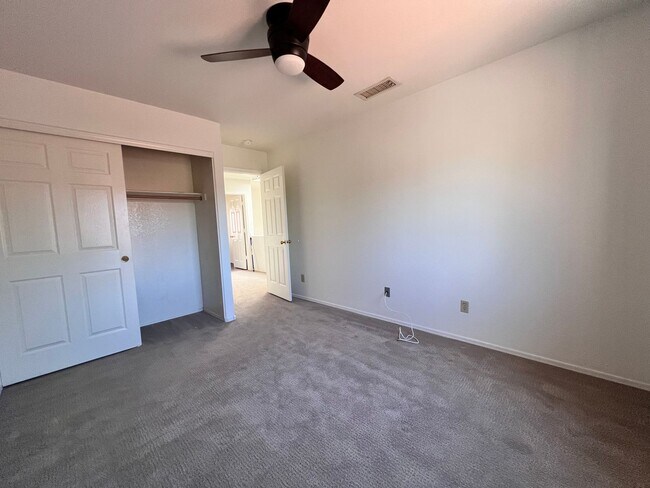 Building Photo - Ahwatukee Charmer!