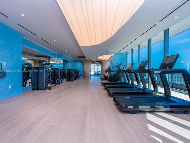 Building Photo - 1000 Brickell Plaza