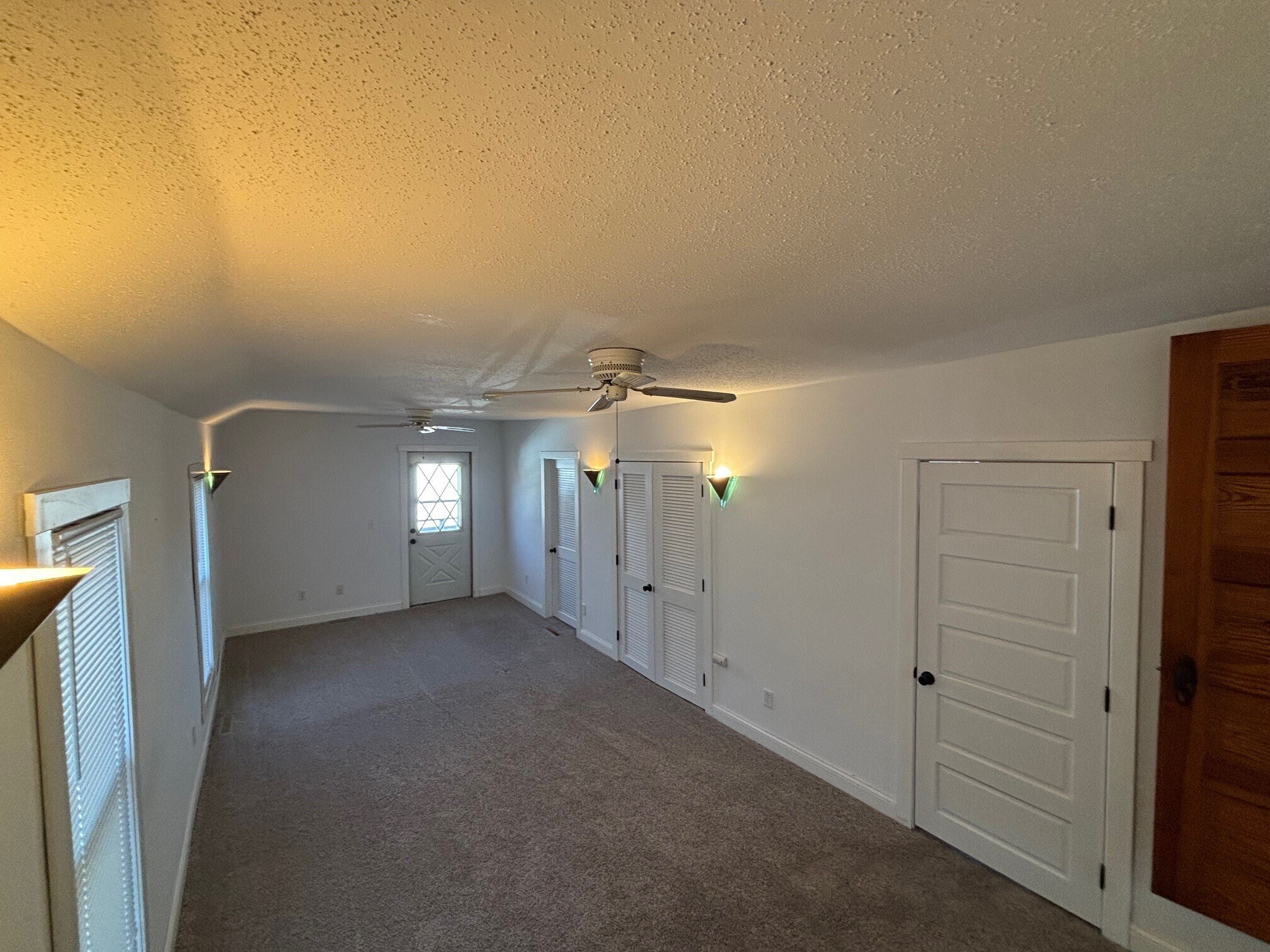 Primary bedroom - 3680 Mayer Rd