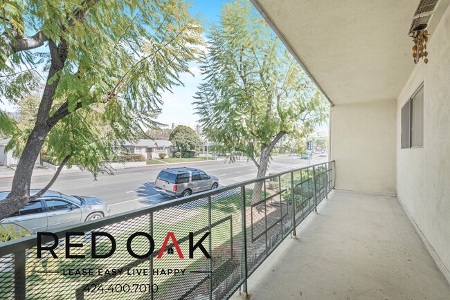 Building Photo - 750 W Bonita Ave