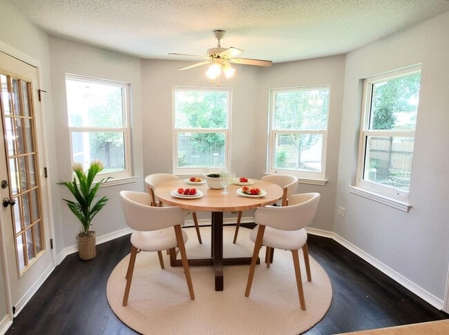 Building Photo - Well cared for 3 Bedroom, 2 Bath Home in Copperfield Subdivision in Pace.