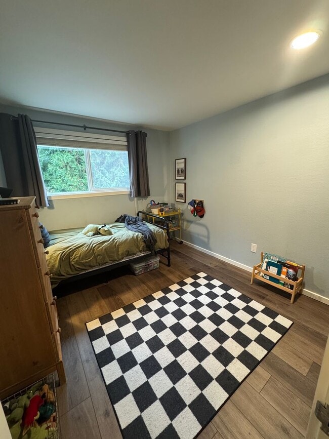 Building Photo - 3bd/3ba Edmonds Home