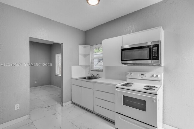 Building Photo - 285 NW 44th St