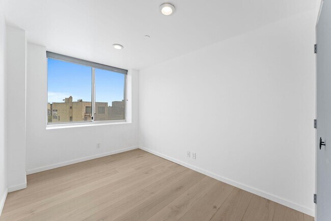 Building Photo - 689 Marin Blvd