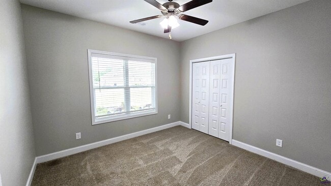 Building Photo - 1006 Adirondac Way