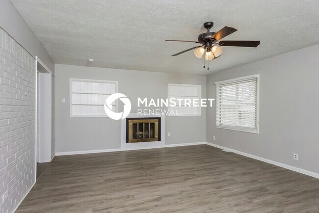 Building Photo - 3 Bedroom Pet-Friendly Home in Louisville,...