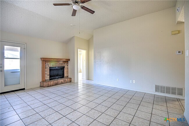 Building Photo - 3805 Riverrock Dr