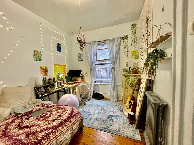 Building Photo - 73 Westland Ave