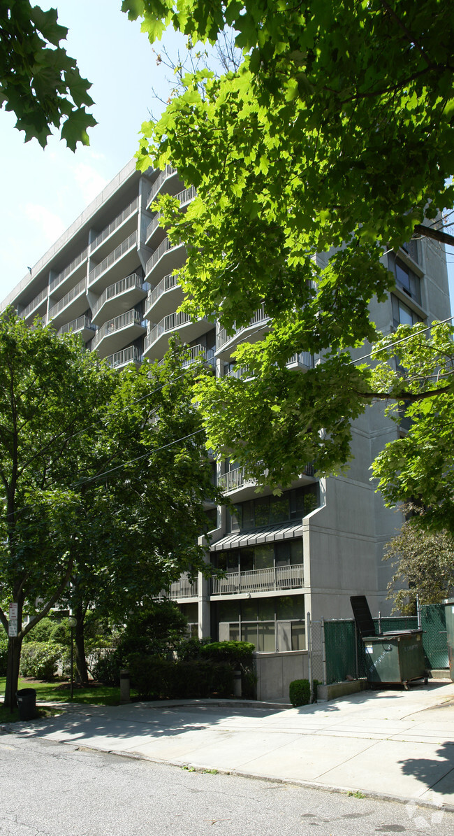 Building Photo - Heritage Tower Condominium