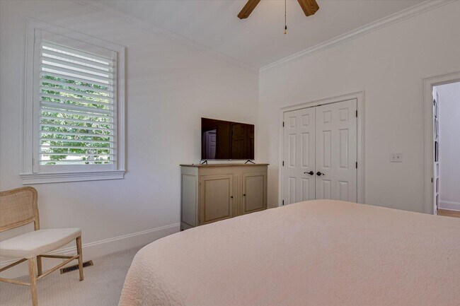 Building Photo - 501 John Fox's Run